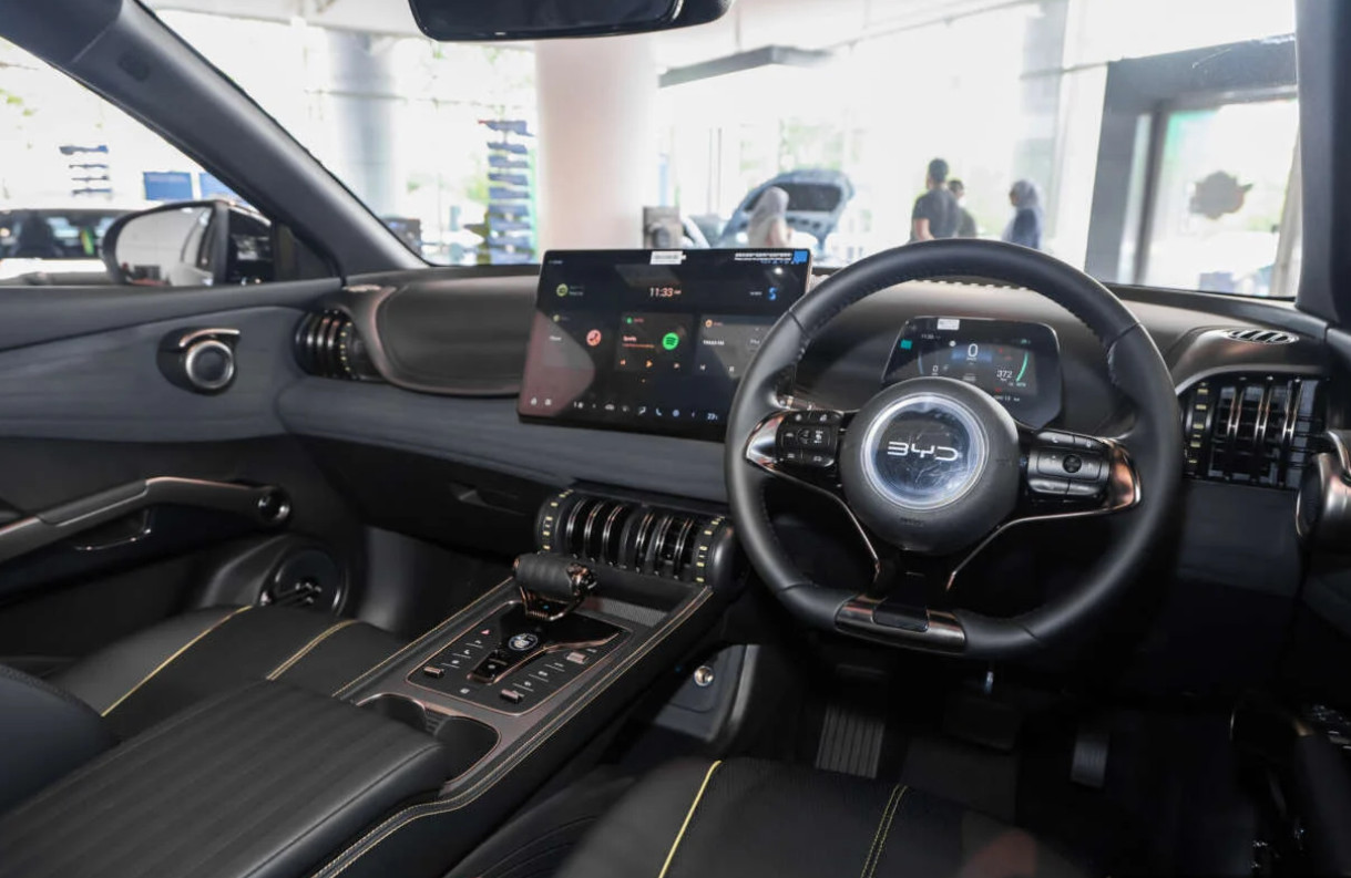 Kabin BYD Atto 3 Ultra terdapat beberapa sentuhan berbeda 