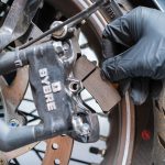 7 Tanda Kampas Rem Motor Aus dan Harus Segera Diganti - Tuwaga