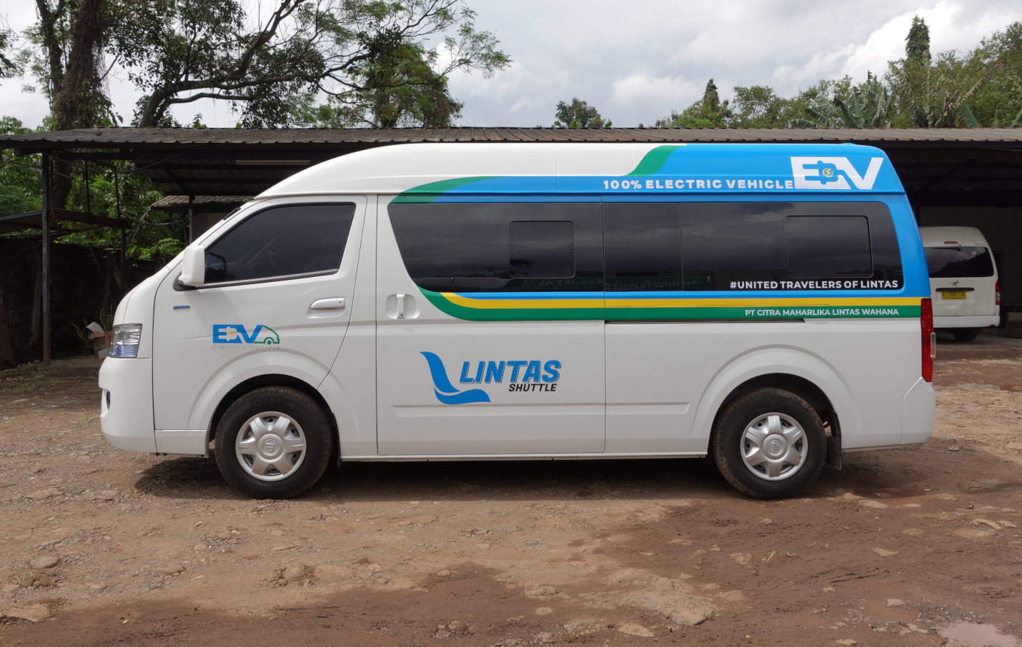 Lintas Shuttle Hadirkan Mobil Travel Listrik Berbasis Foton eView lintas shuttle 2 edit