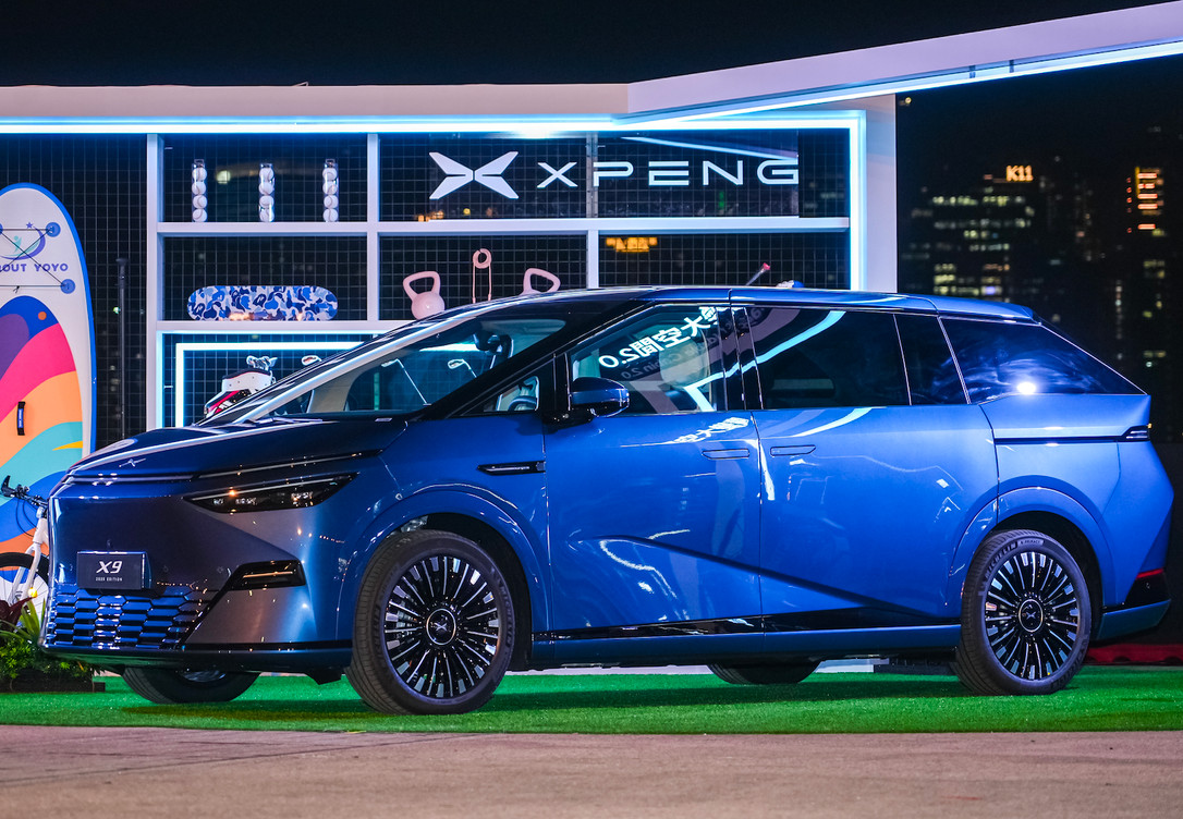 Auto Shanghai 2025 : XPENG Dorong Revolusi Mobilitas Berbasis AI XPENG X9 2025 MPV Premium Berotak AI Yang Super Nyaman