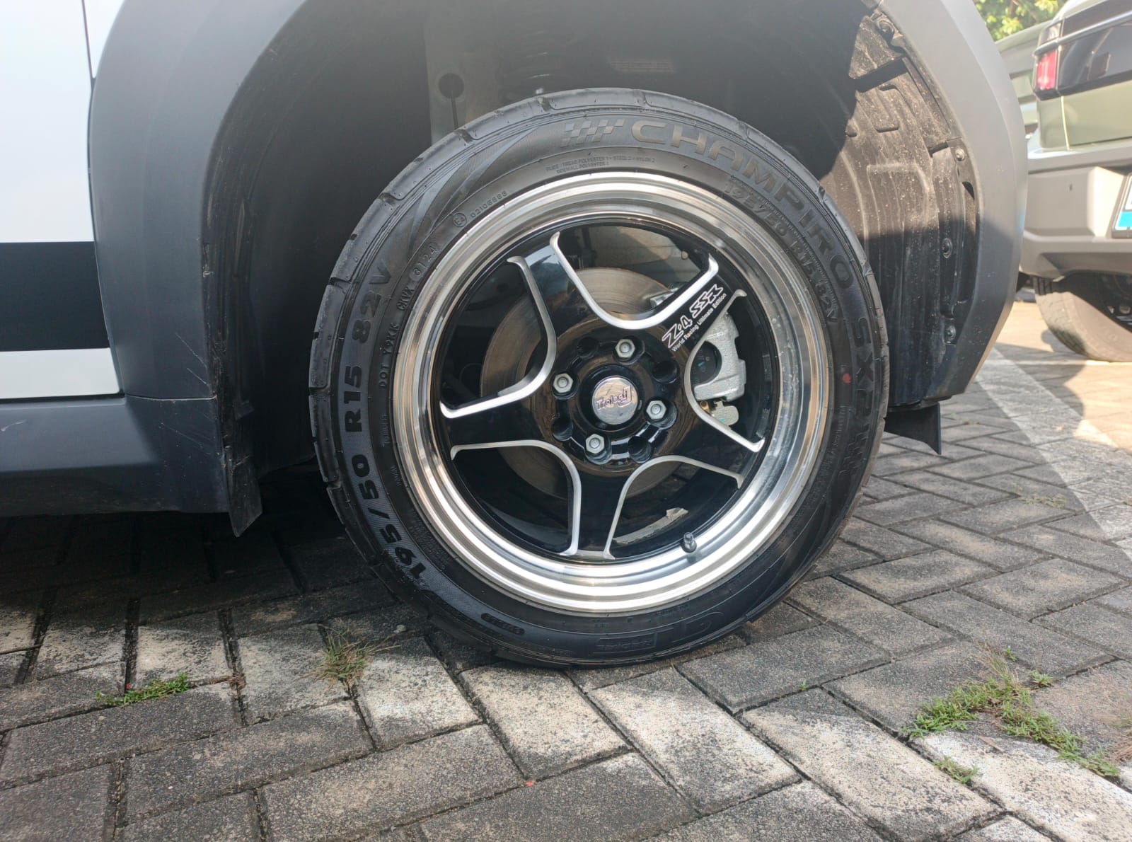 Velg standar ganti velg Samlong Z4-SSR ukuran 15 inci 