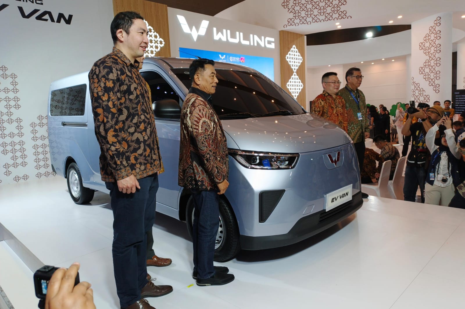 wuling ev van 4