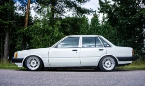 Daihatsu Charmant - Moladin