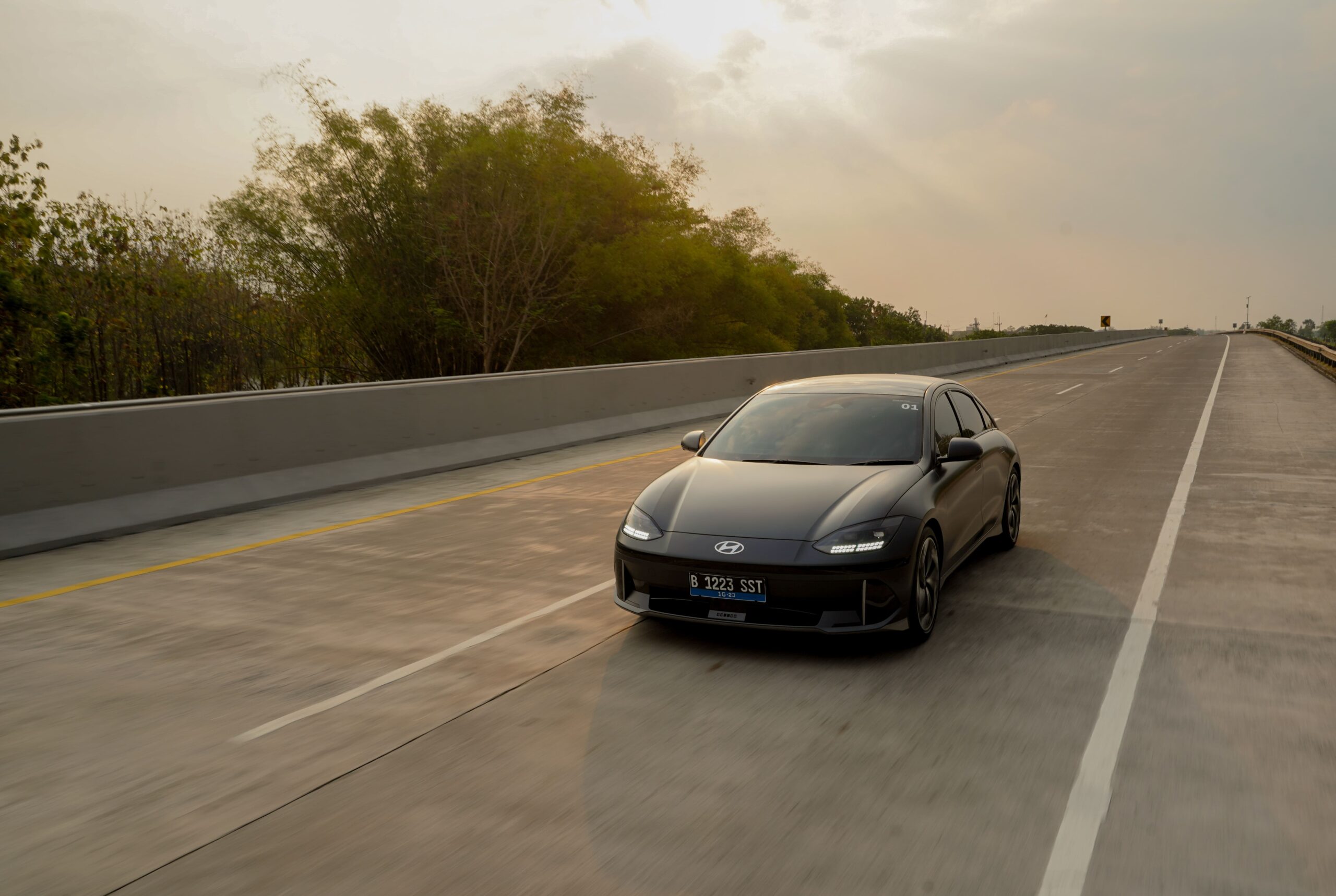 Foto 2 Hyundai IONIQ 6 scaled