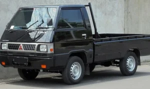 Mobil Mitsubishi L300