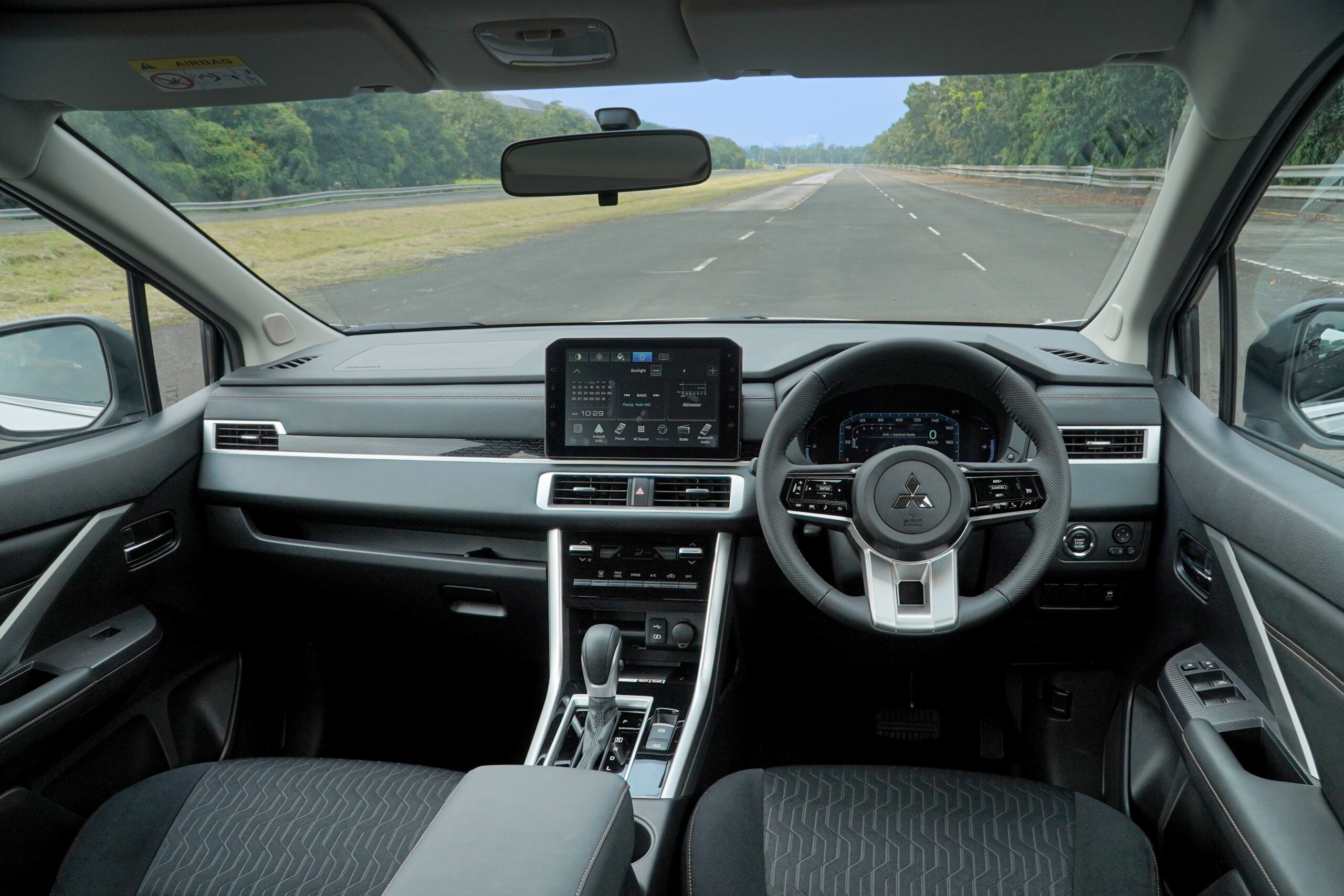 New MItsubishi Xpander Ultimate Interior 15 scaled