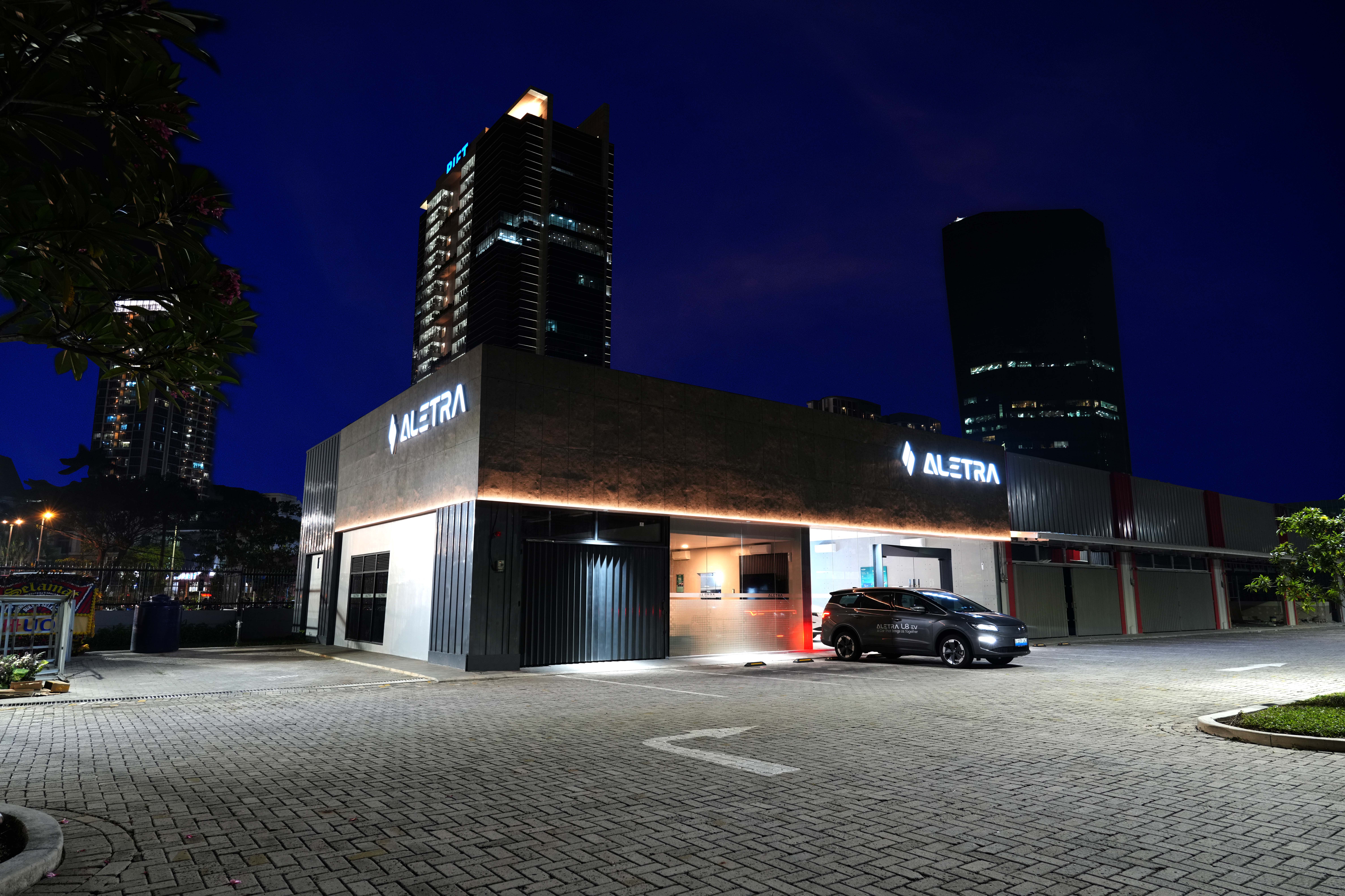 Dua Dealer Aletra 3S Perdana di Jakarta Resmi Beroperasi Tampak Depan Aletra Puri