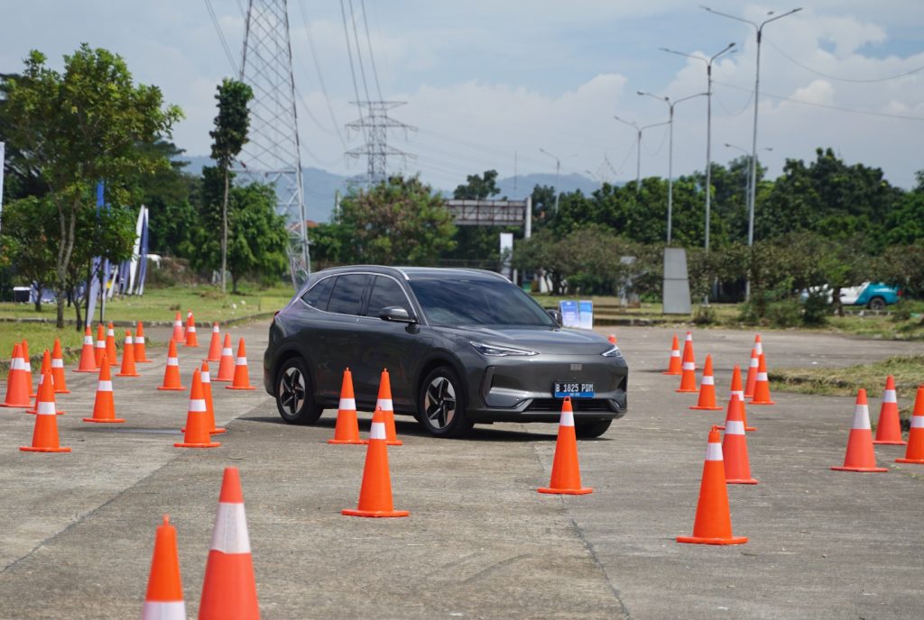 Body Roll minim bikin Geely EX5 nyaman