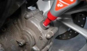 perbedaan oli gardan dan oli mesin dari letak penggunaannya moladin