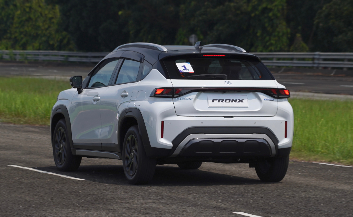 Bagian belakang Suzuki Fronx