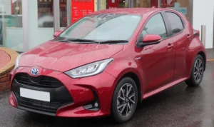 toyota yaris mobil kecil untuk 4 orang - moladin