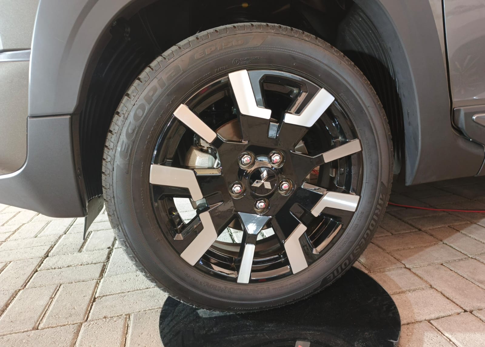 xpander dan xpander cross 7