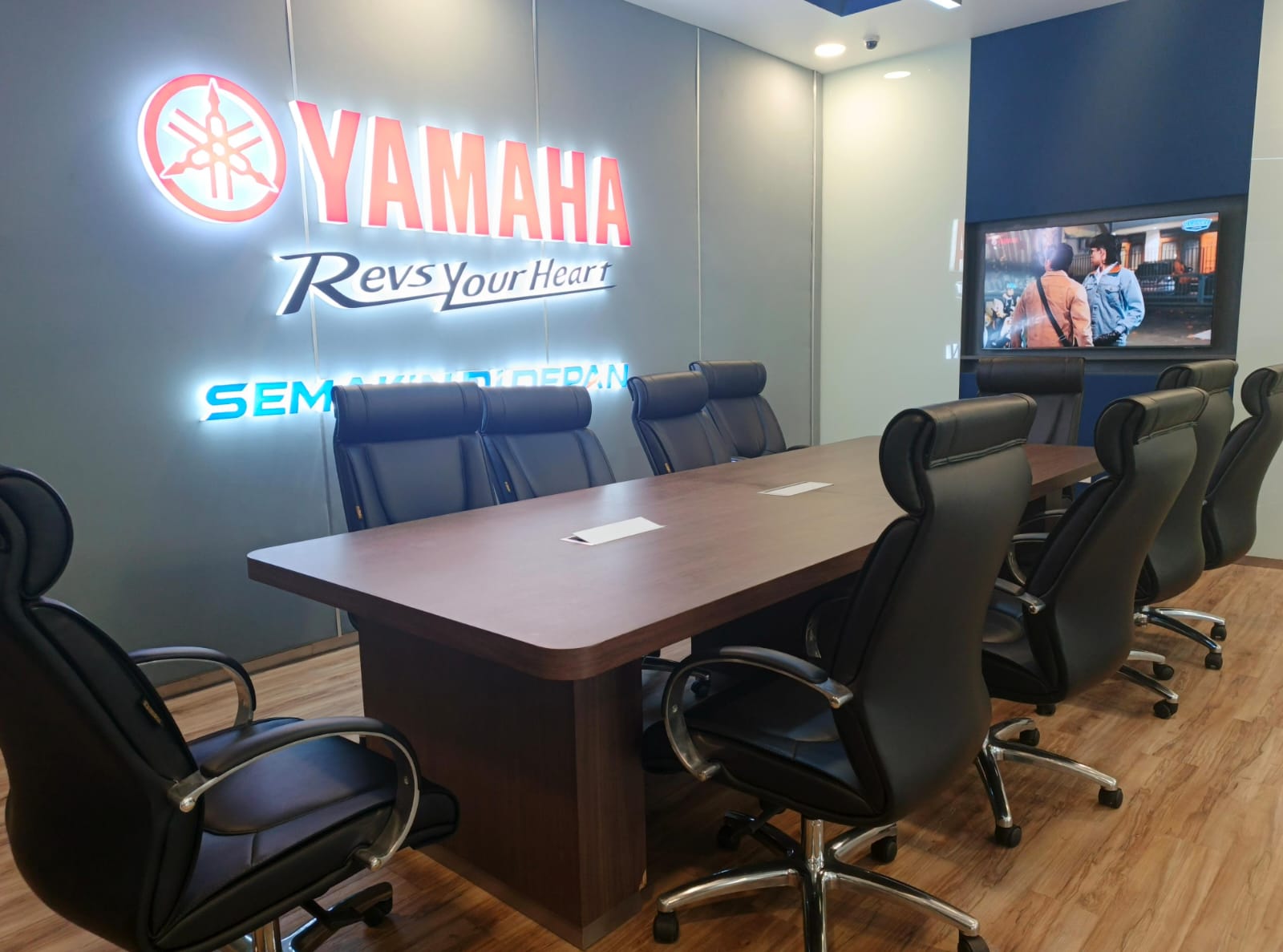 yamaha flagship shop denpasar 2