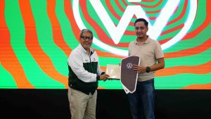 Serah Terima Perdana VW ID. BUZZ di Surabaya