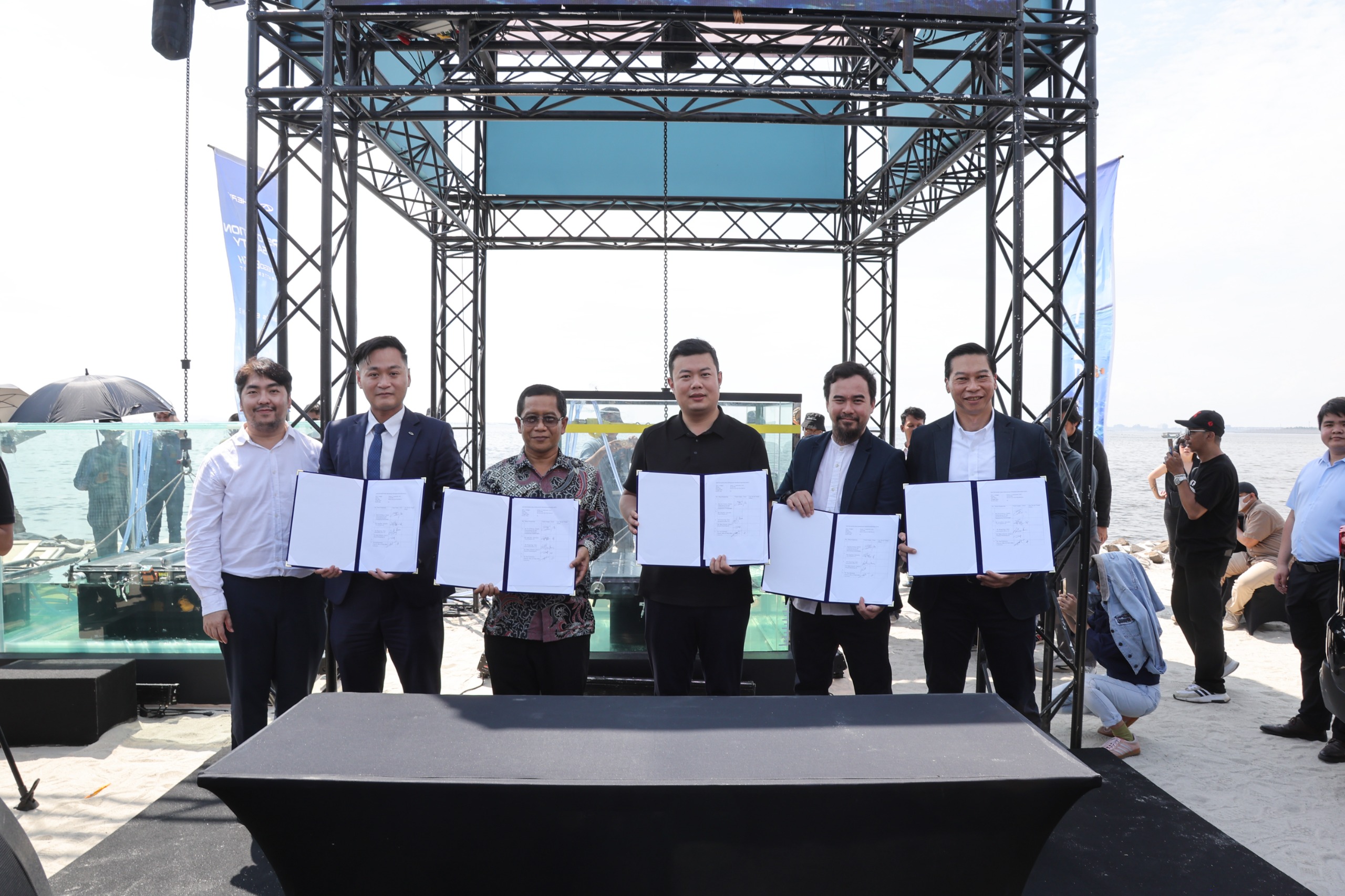 Uji Ketangguhan Baterai Chery Safety dengan Pengujian Ekstrem Perendaman 48 Jam di Air Laut Chery Battery Test