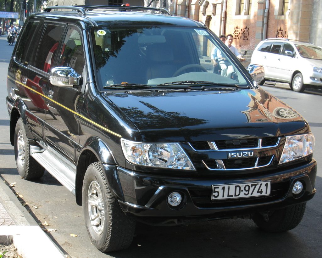 Isuzu Panther mobil diesel moladin