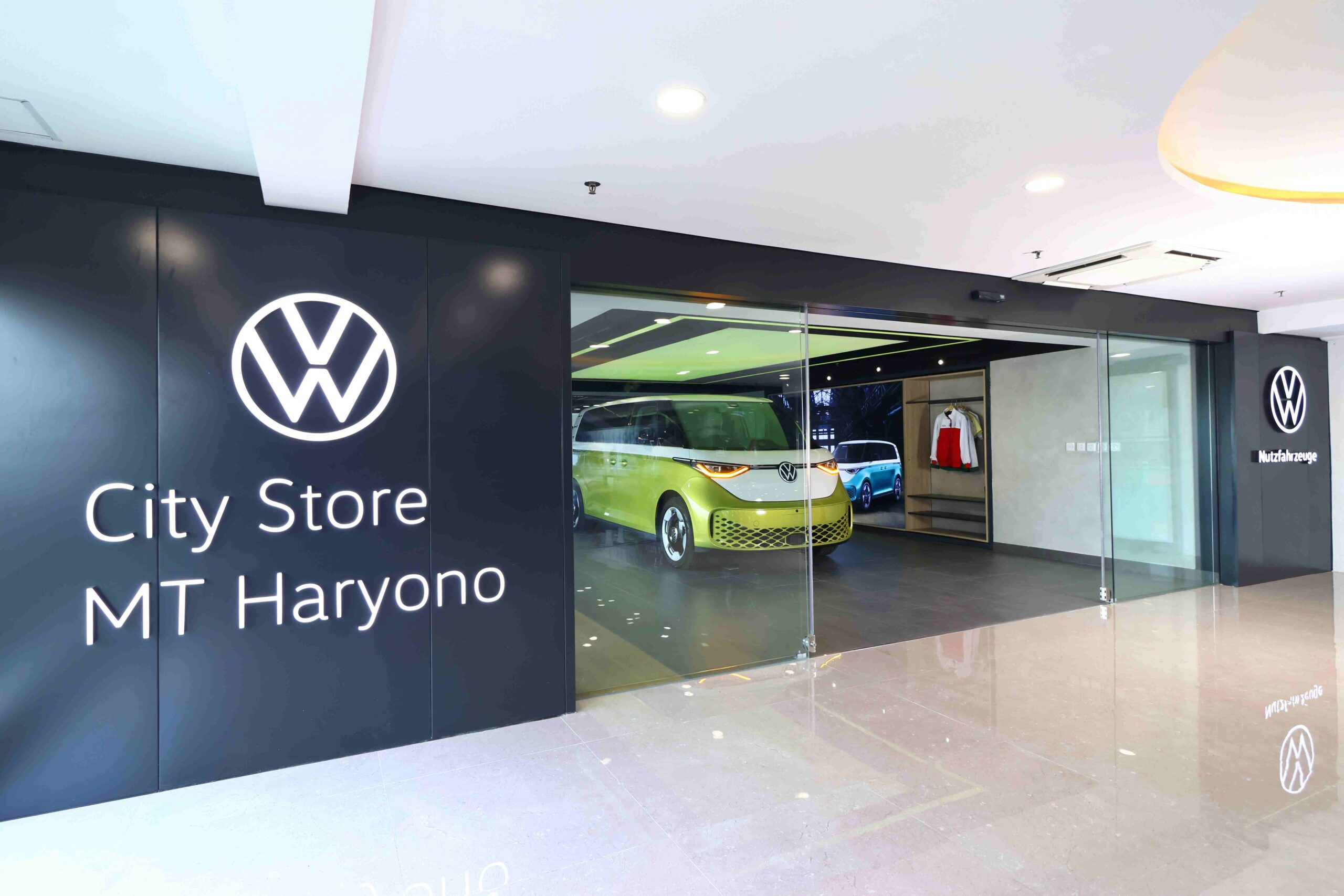 Volkswagen Indonesia Resmikan City Store Pertama di Indonesia VW City Store 6 scaled