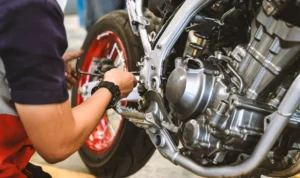 penyebab Mesin Motor Cepat Panas - moladin