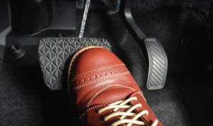 10 Rekomendasi Kampas Rem Mobil Terbaik dan Harganya ciri ciri kampas rem mobil habis - moladin