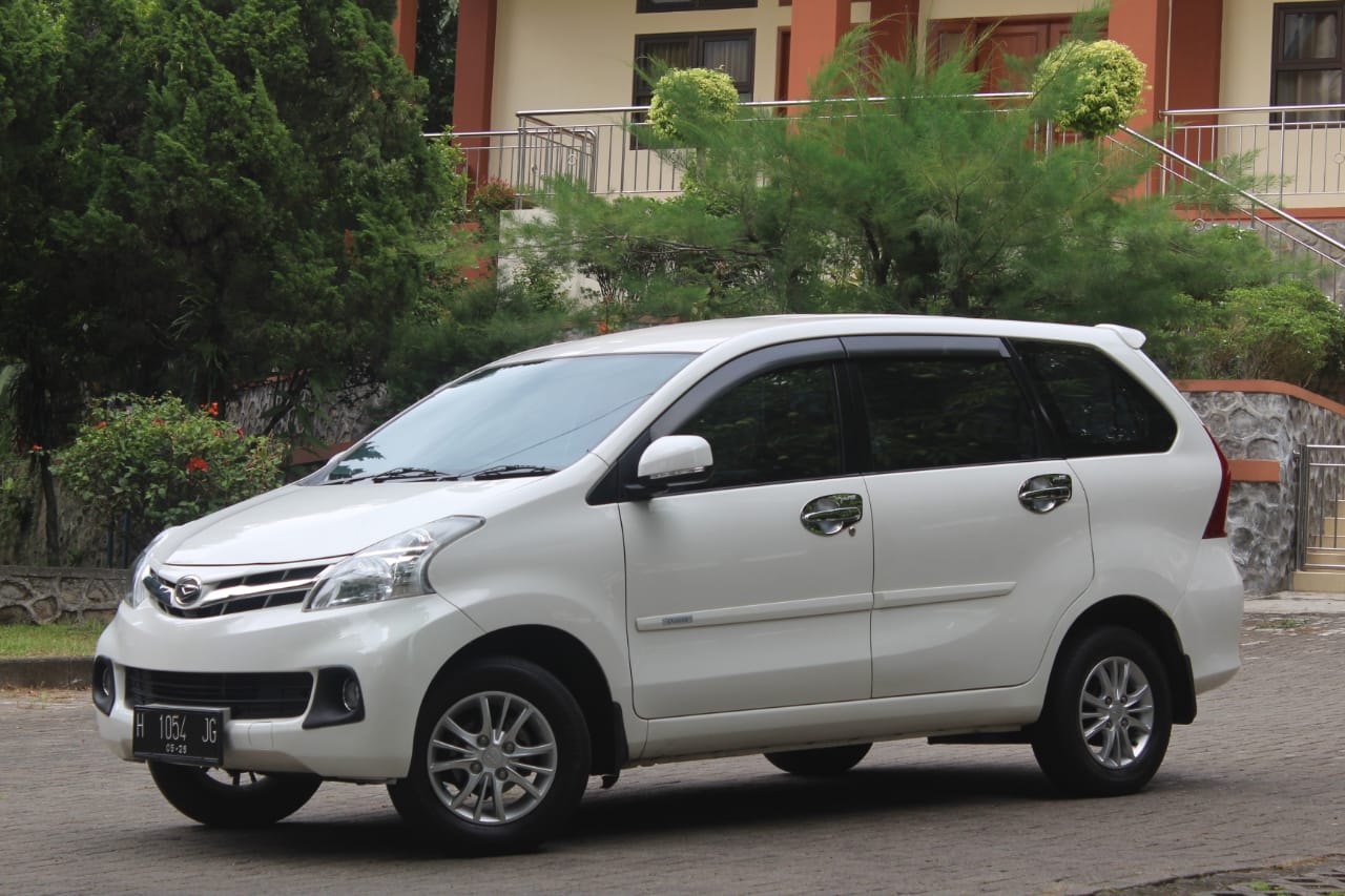 harga mobil bekas di bawah 100 juta Daihatsu Xenia 2015 - Moladin