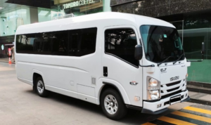 Cari Mobil Travel? Intip Varian Mobil Elf Long Isuzu! mobil Elf Long - Moladin