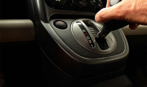 perbedaan mobil matic dan manual - moladin