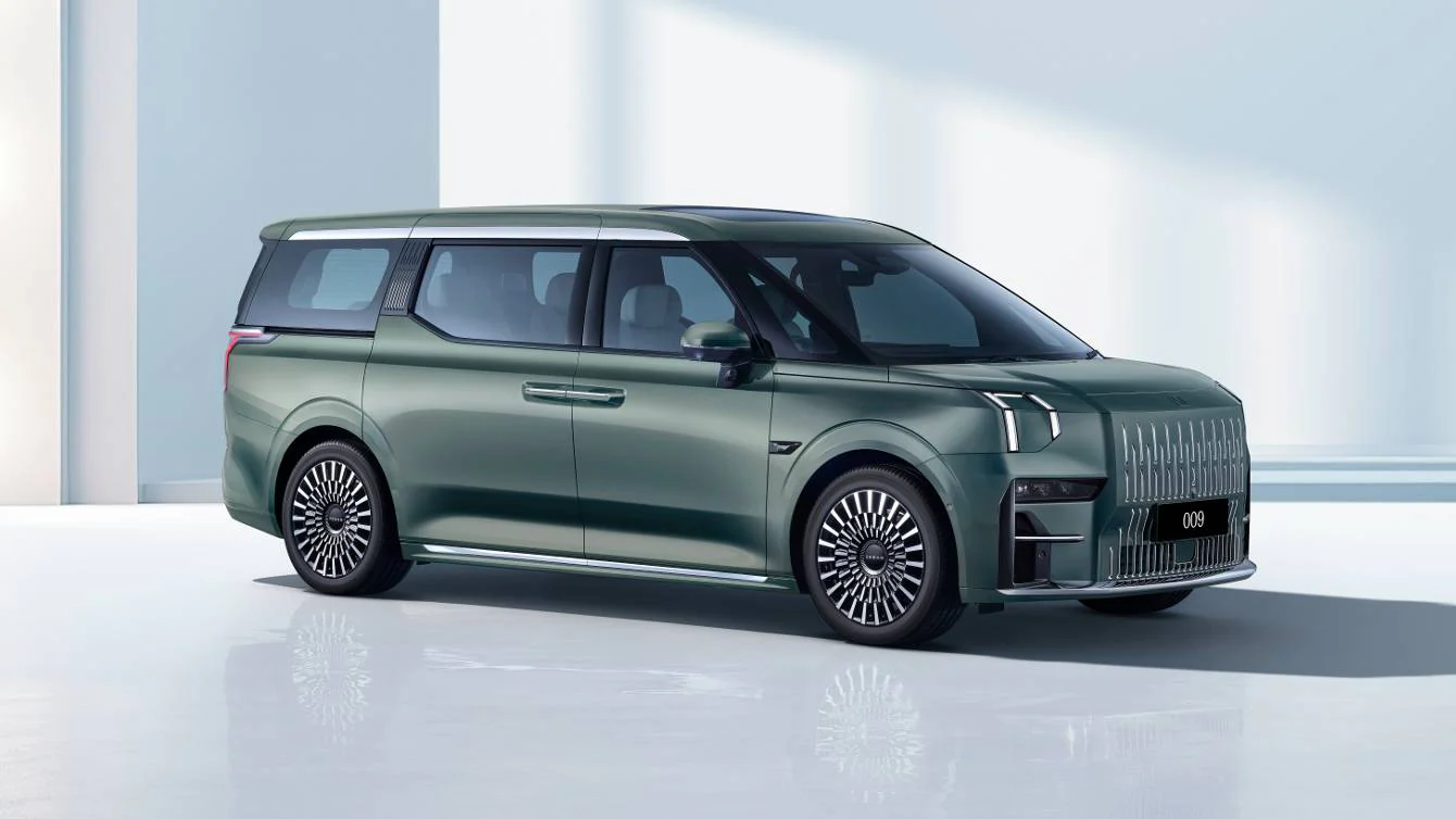 Deretan 9 Mobil Pintu Geser Terbaik di 2025: Praktis dan Mewah! mobil pintu geser Zeekr 009 - moladin