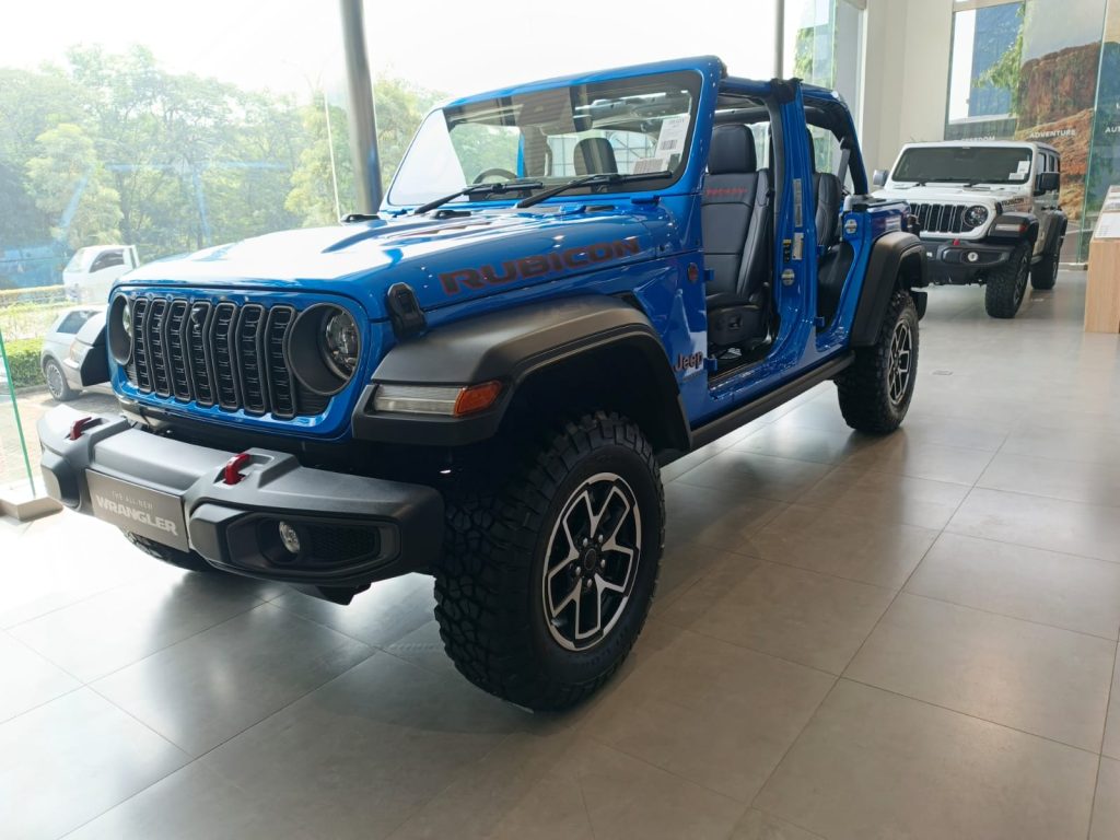 Jeep Lounge PIK Dibuka