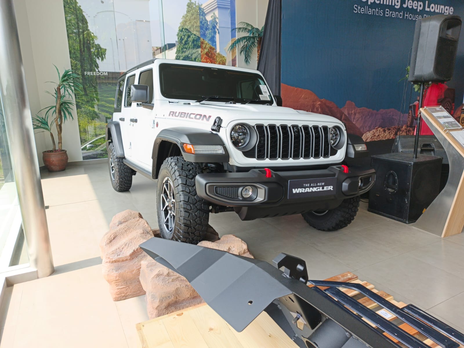 Perdana Jeep Lounge PIK Dibuka, Fasilitas Lengkap Segini Range Biaya Servisnya! jeepperformance pik 5