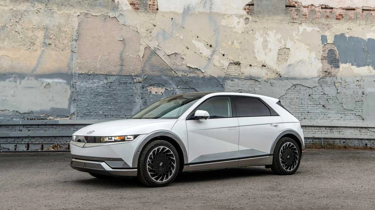 15 Mobil Listrik Mini Mulai Rp180 Jutaan, Mungil Banget! mobil listrik mini Hyundai Ioniq 5 - Moladin