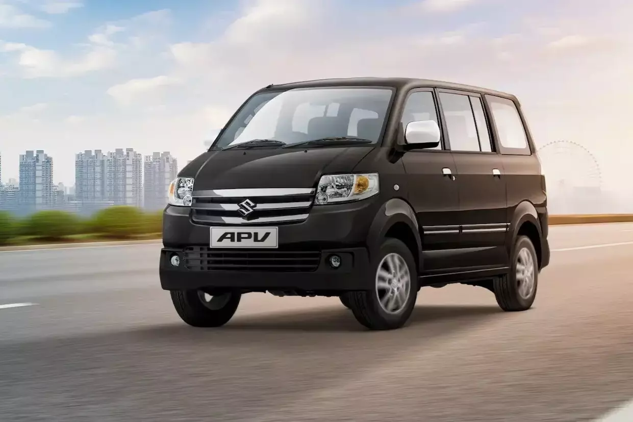 mobil mini bus Suzuki APV - moladin