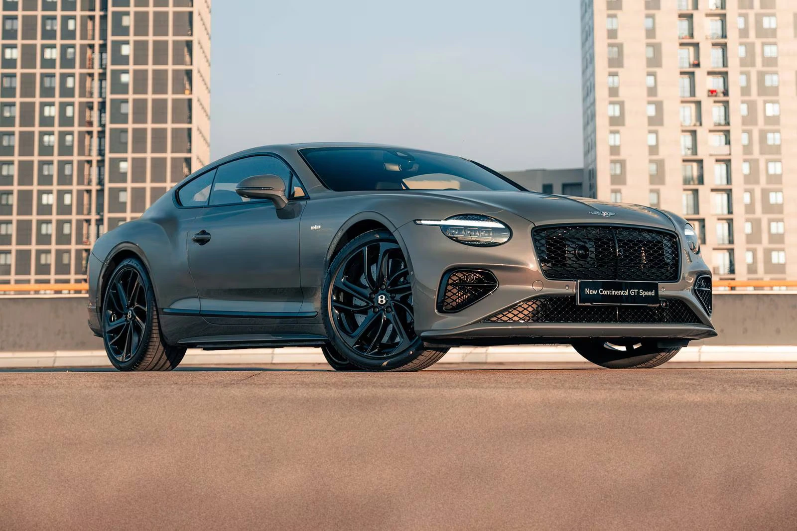 mobil sport mewah Bentley Continental GT - Moladin