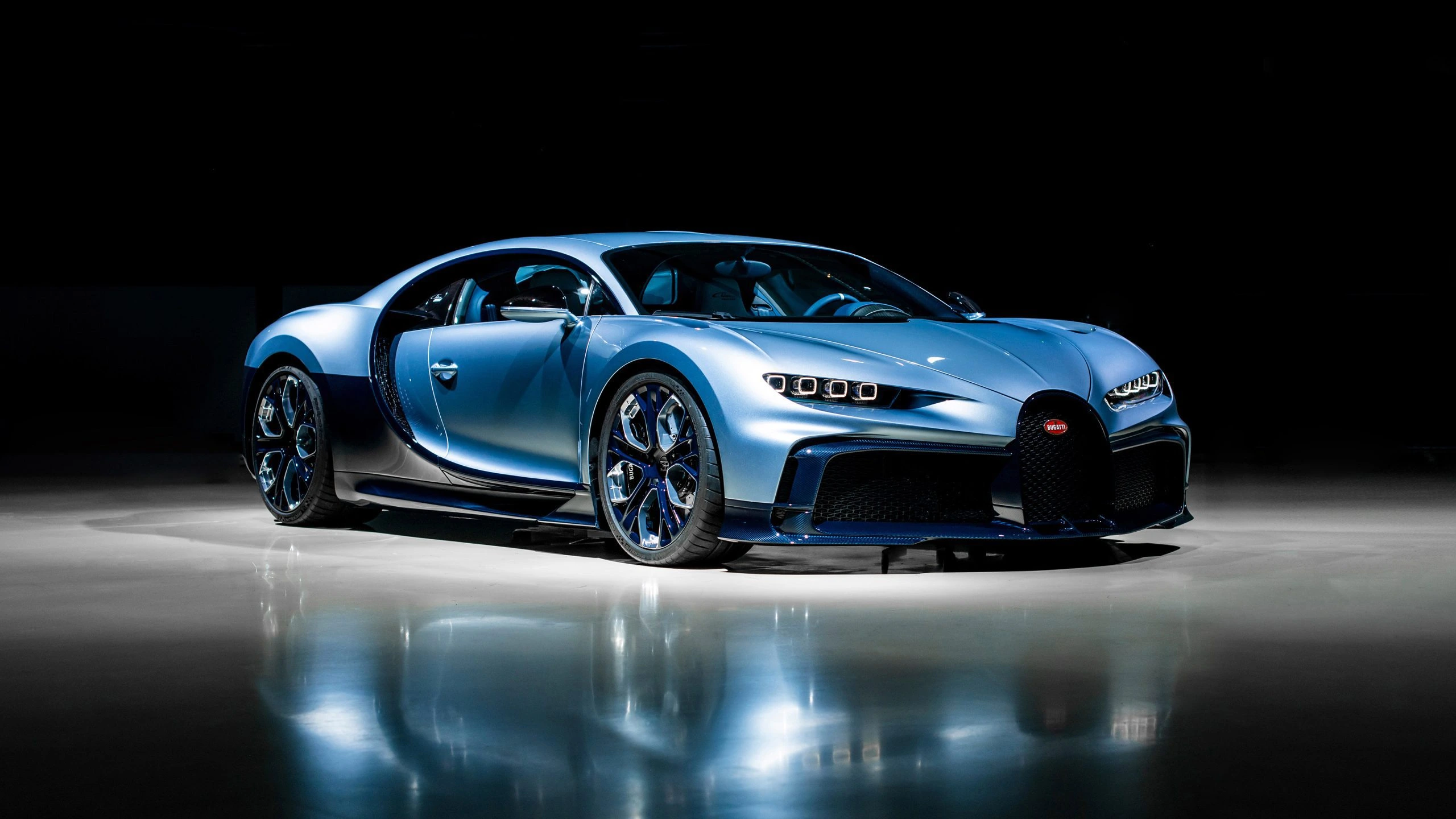 mobil sport mewah Bugatti - Moladin