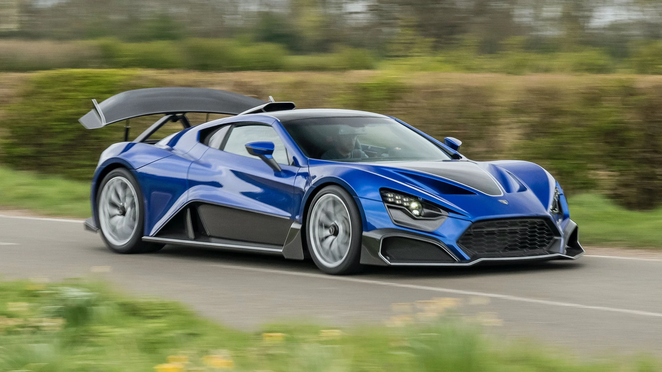 mobil sport mewah Zenvo - Moladin