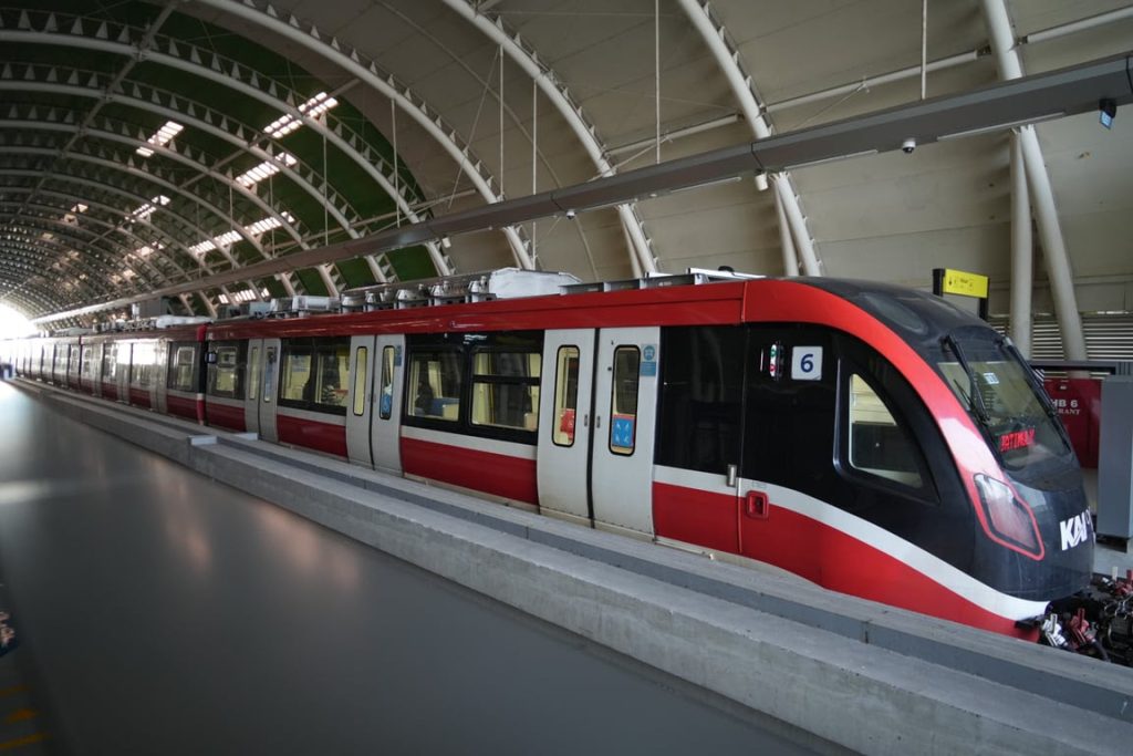 LRT Jabodebek Sesak, Penumpang Naik 12%