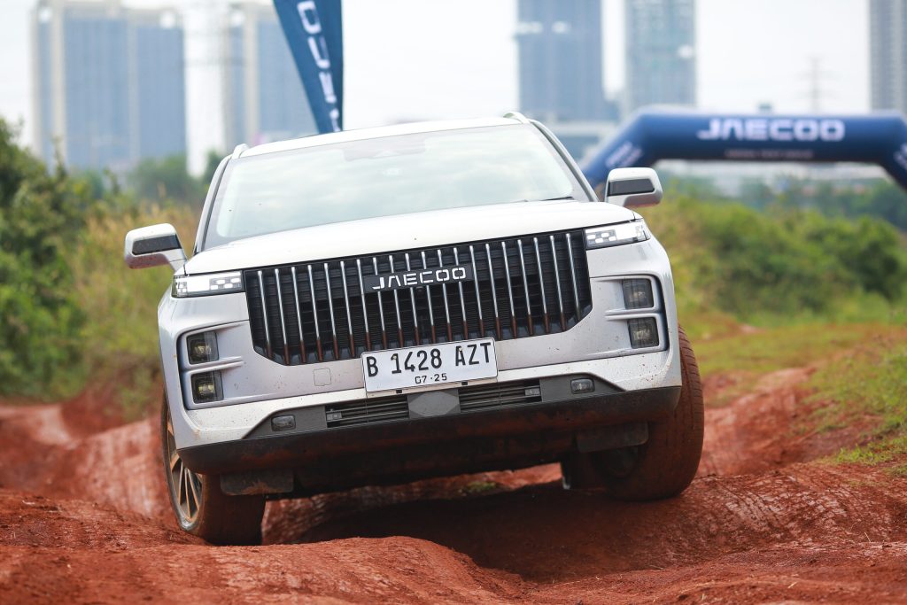 300625 Jaecoo J7 AWD Offroad Image1 scaled 1