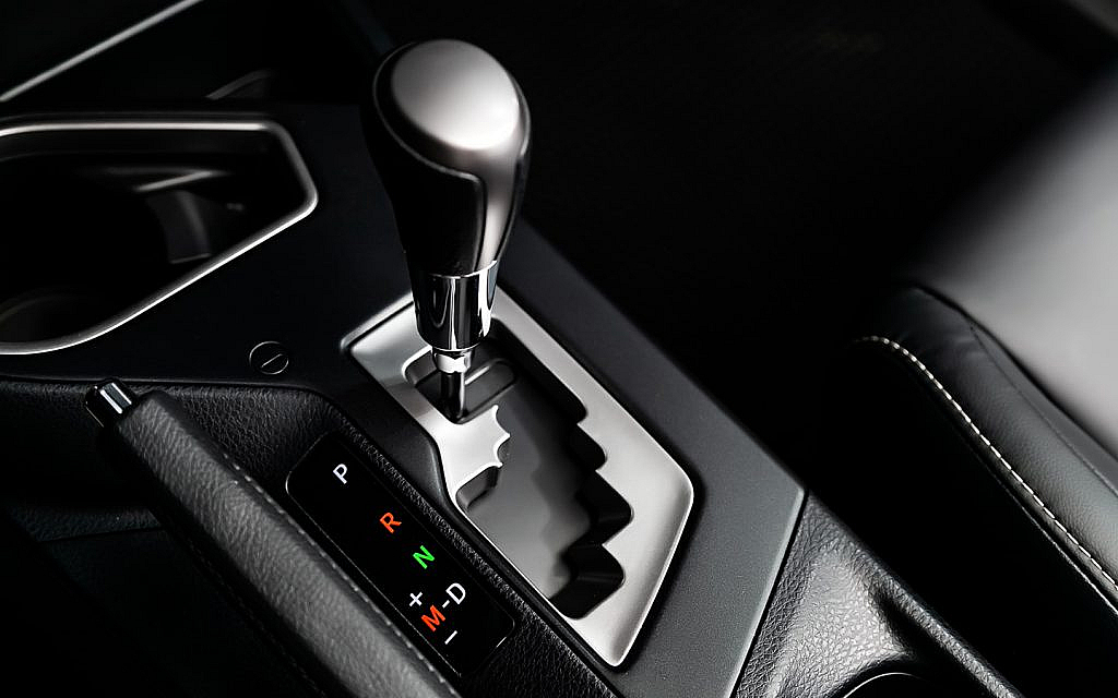 Pahami 9 Kode pada Tuas Mobil Matic Beserta Artinya arti kode tuas mobil matic - Moladin