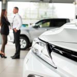 4 Cara Mengkilapkan Body Mobil Warna Putih