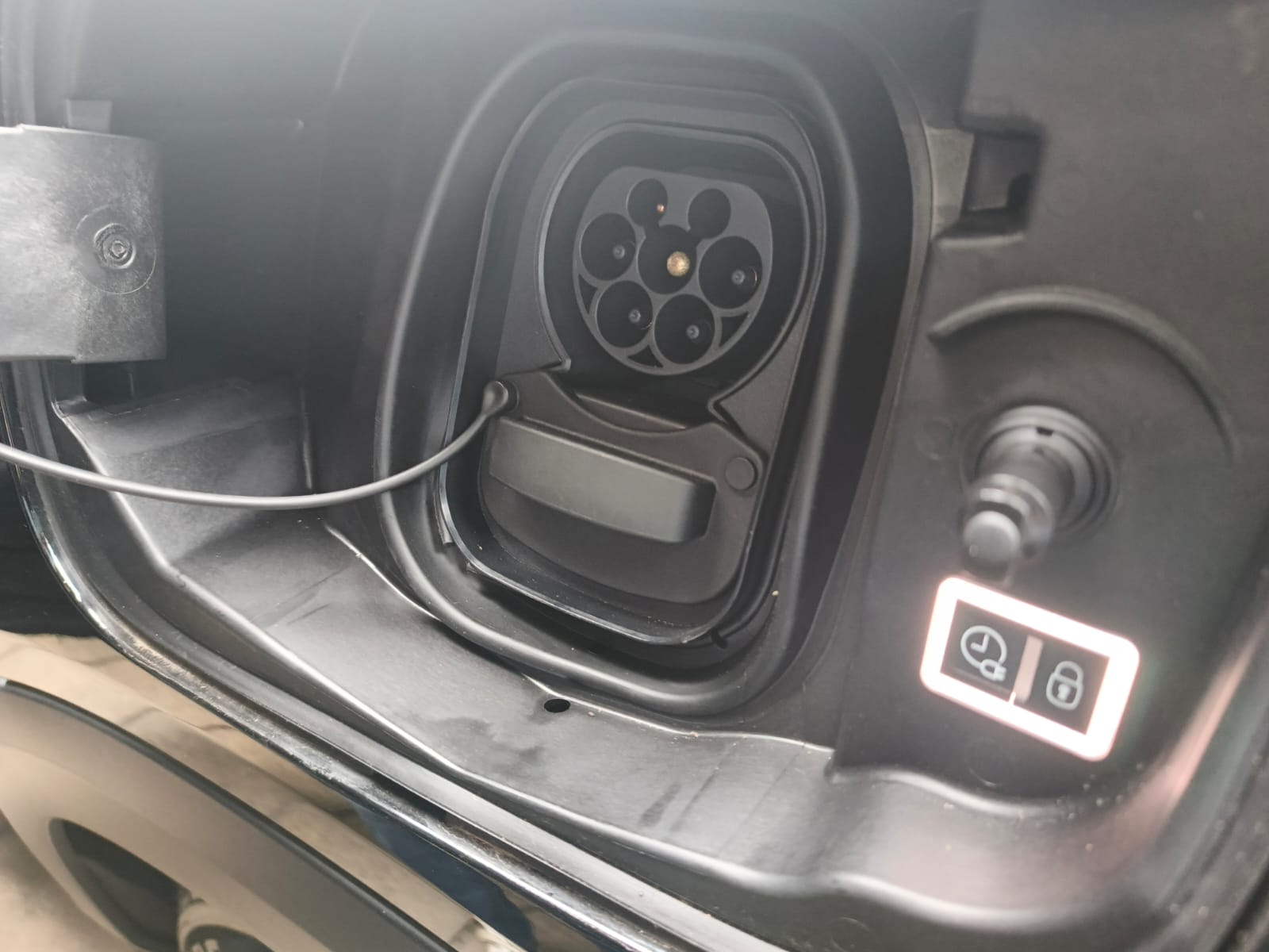 Citroën Ë-C4 Pertama Sah Milik Kedutaan Besar Prancis di Indonesia, Mau Beli Segini Harganya! citroen ec4 kedubes prancis 10