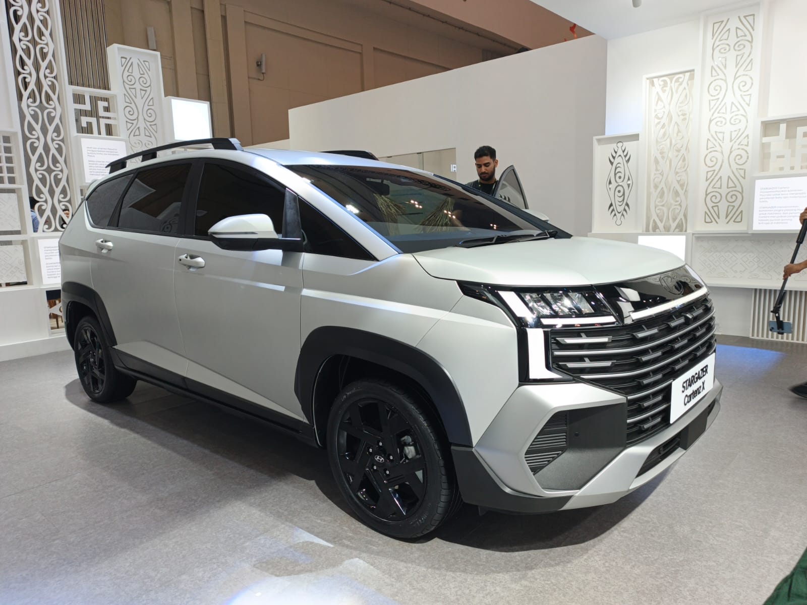 hyundai stargazer cartenz 6