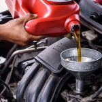 Ganti Oli Mobil Berapa Bulan Sekali? Ini Waktu Ideal dan 5 Tandanya! - Tuwaga