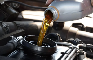 Ganti Oli Mobil Berapa KM Sekali? Ini Jawaban Lengkapnya!