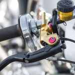 Fungsi Master Rem Motor, Jenis, Komponen, dan Cara Kerja