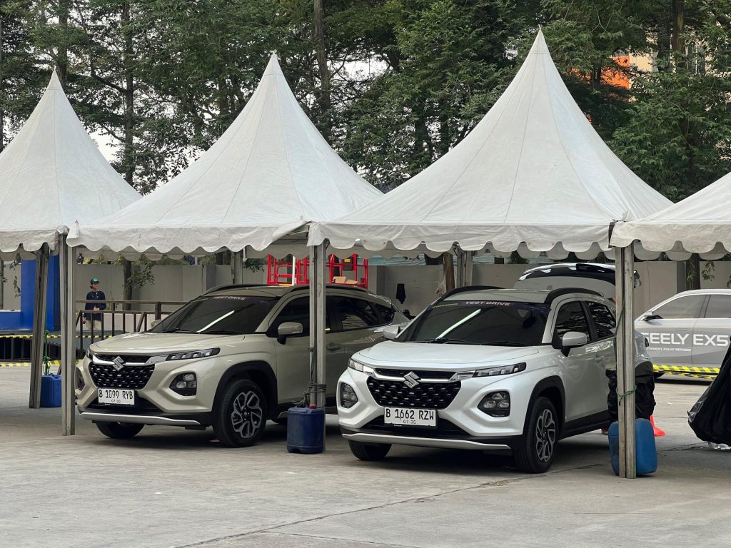 Sepasang Fronx siap untuk di test drive