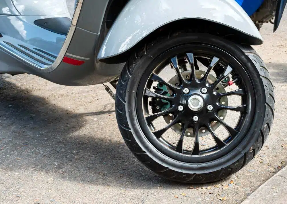 Ukuran Ban Motor Beat Depan Belakang dan Rekomendasinya ukuran ban motor beat bagian depan - Moladin