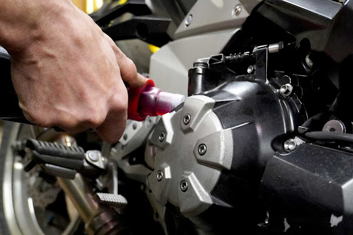 15 Penyebab Oli Netes di Bawah Mesin Motor Matic dan Solusinya Cara Mengatasi Oli Netes di Bawah Mesin Motor Matic - Moladin