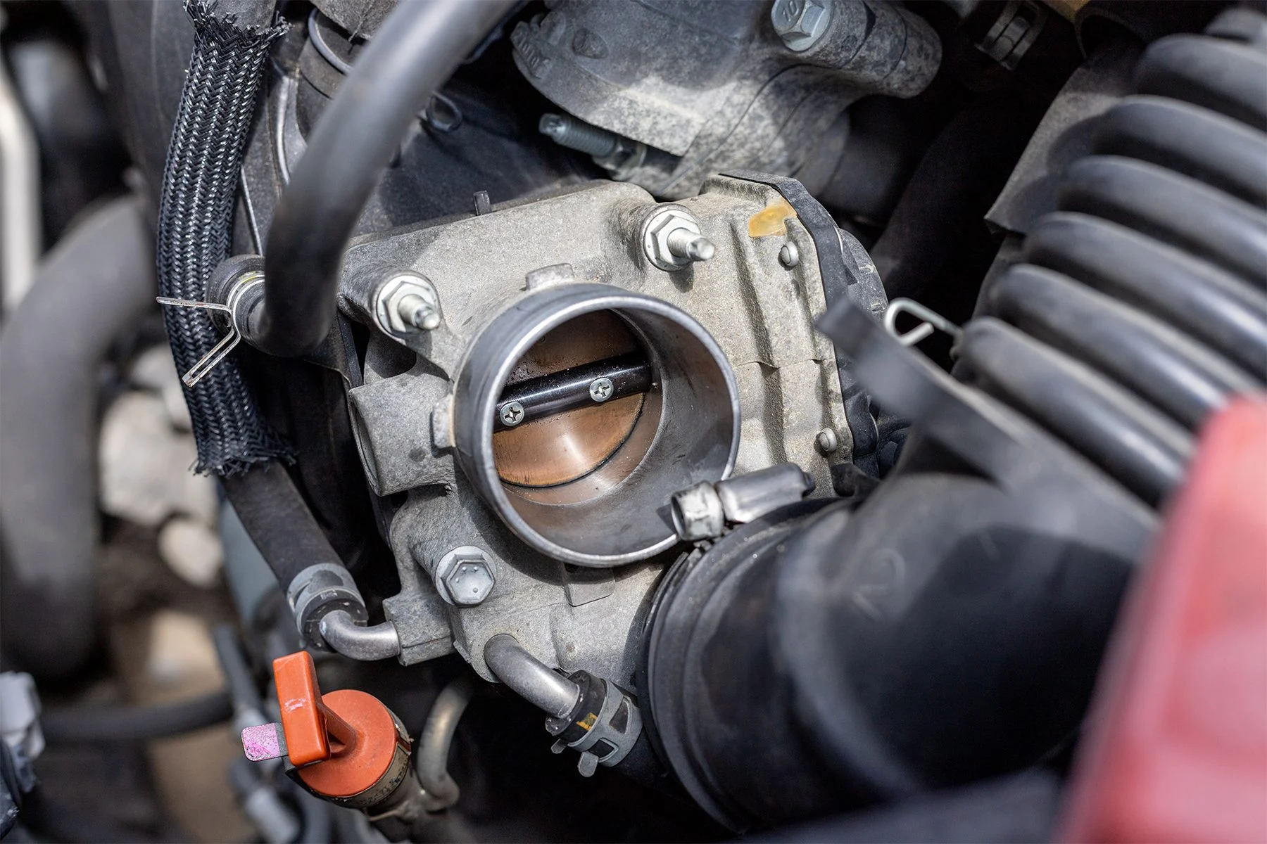 Perawatan Throttle Body untuk Mencegah Kode MIL 8 - Moladin