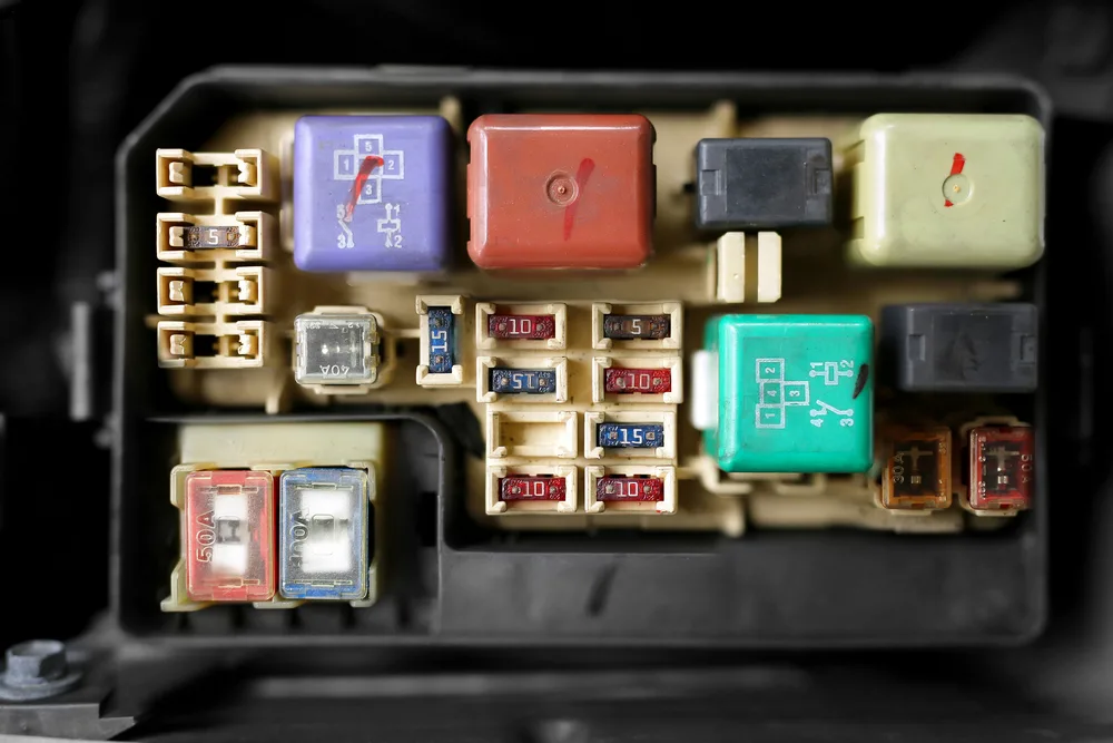 Jalur Relay 4 Kaki: Fungsi, Cara Kerja, Dan Cara Pasangnya