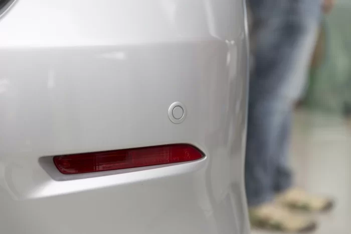 5 Fungsi Sensor Parkir Mobil, Jenis, dan Tips Perawatan fungsi sensor parkir mobil - Moladin