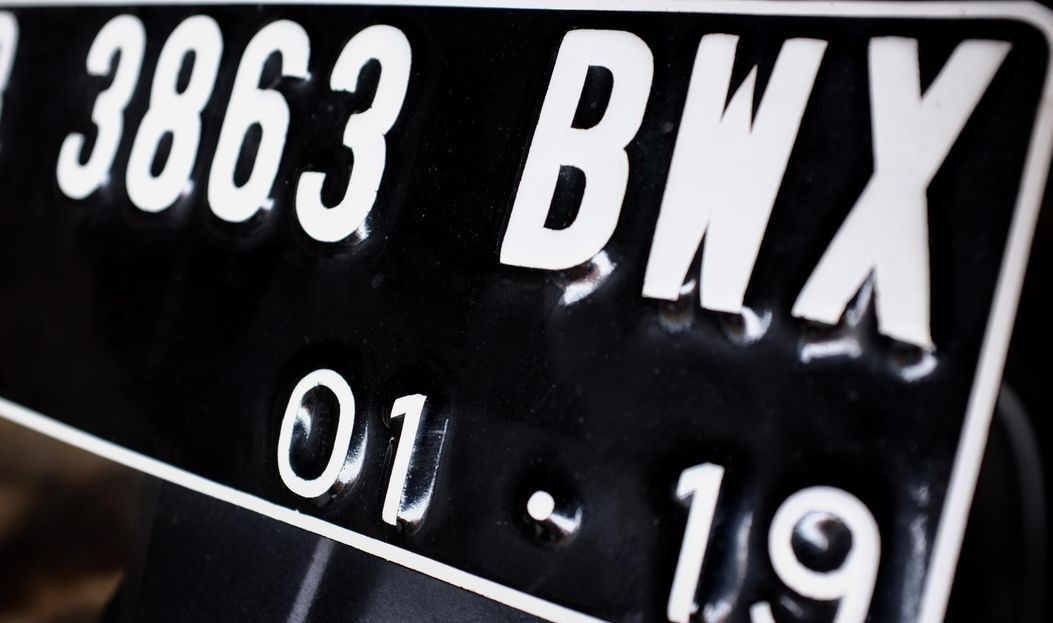 cara membaca kode plat nomor belakang kendaraan dan daerahnya - Moladin